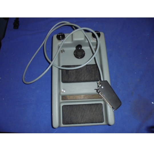 Foot pedal for microscopes