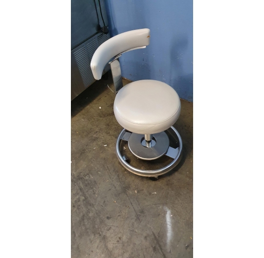 OP Stuhl mit Rückenlehne/ surgery chair with seat back